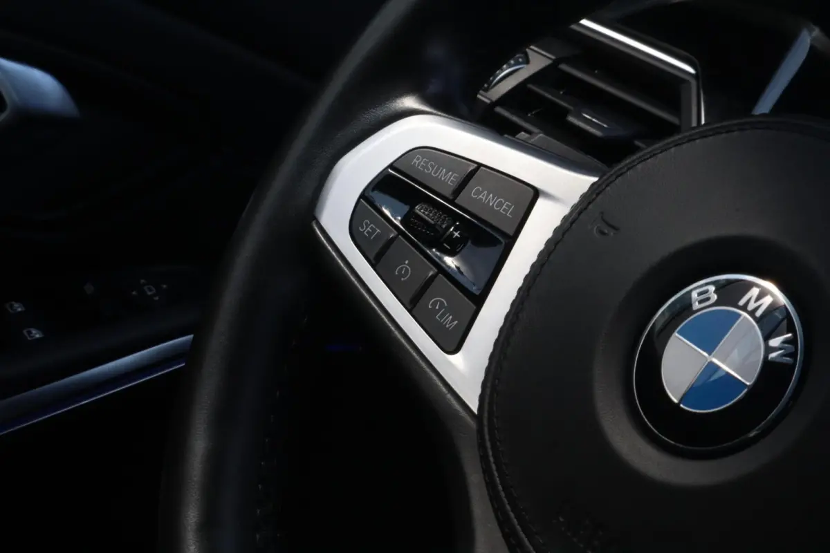 330i High Executive Edition