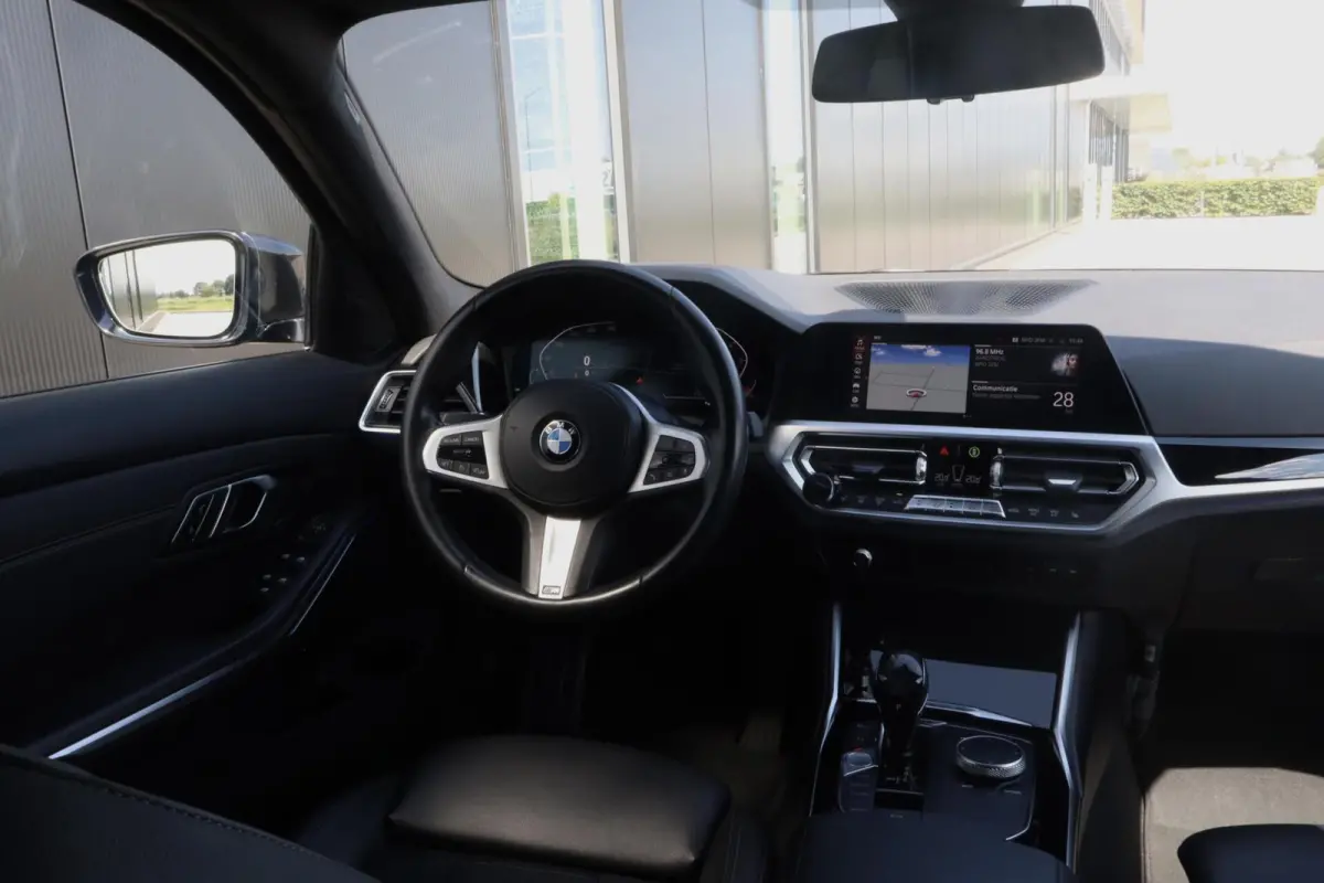 330i High Executive Edition