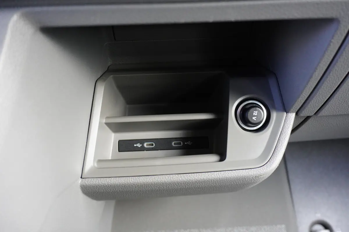 140pk L3H3/L2H2 7 persoons Apple carplay Airco kunstleder