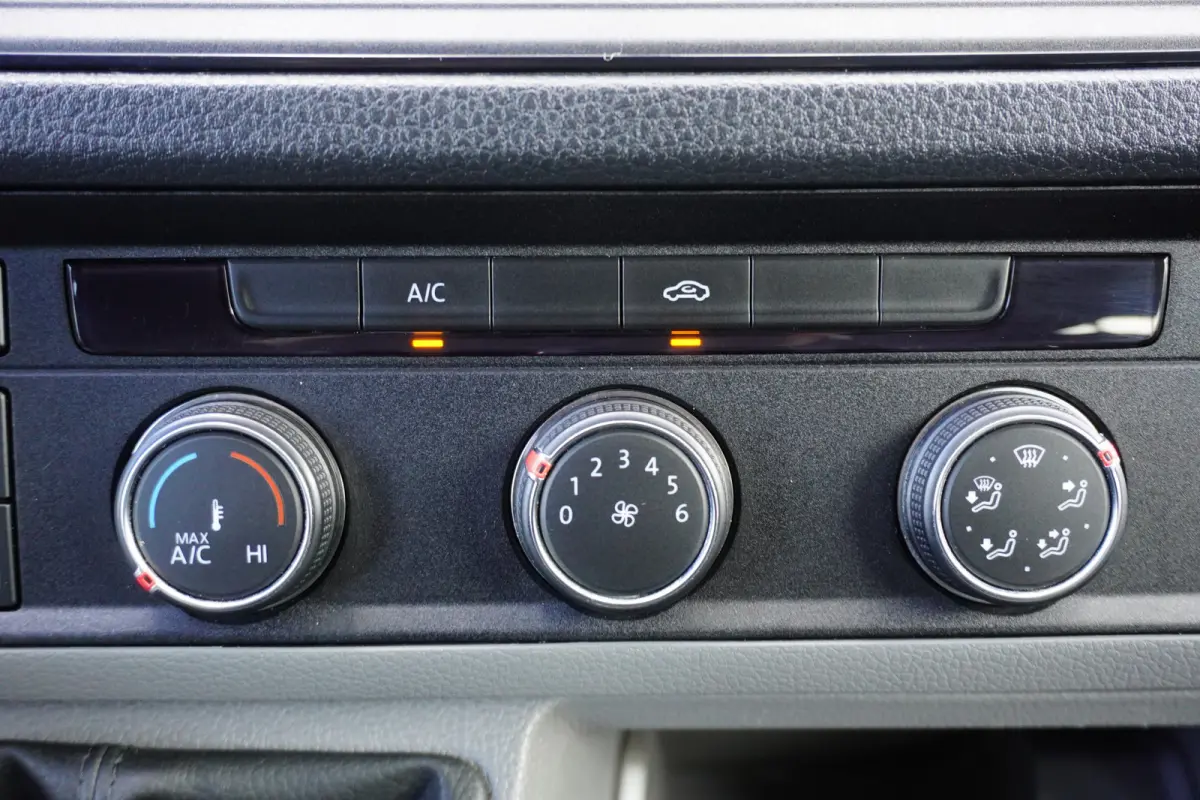 140pk L3H3/L2H2 7 persoons Apple carplay Airco kunstleder