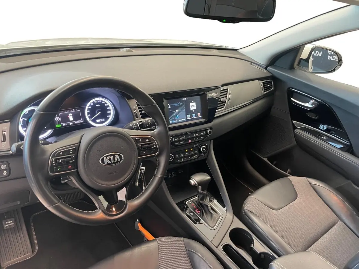 1.6 GDi Hybrid DynamicLine | Climate Control | Cruise Control | Camera | Navigatie | Bluetooth |