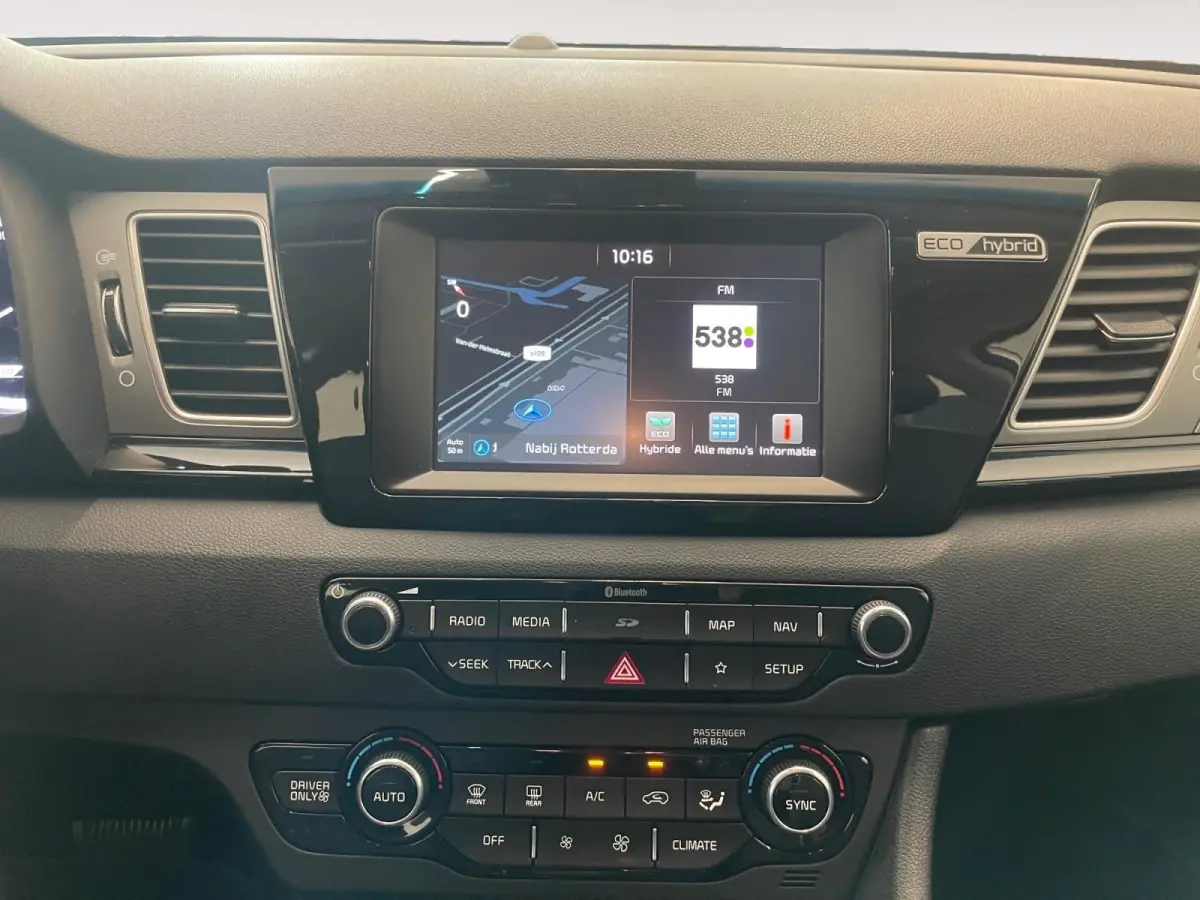 1.6 GDi Hybrid DynamicLine | Climate Control | Cruise Control | Camera | Navigatie | Bluetooth |