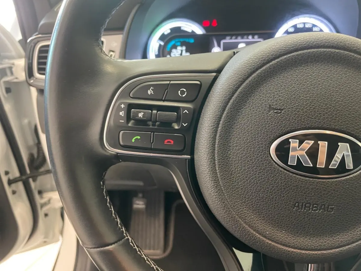 1.6 GDi Hybrid DynamicLine | Climate Control | Cruise Control | Camera | Navigatie | Bluetooth |
