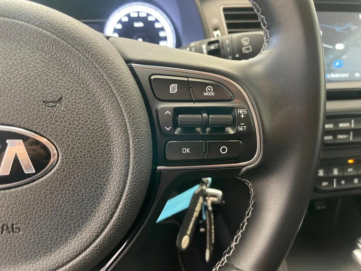 1.6 GDi Hybrid DynamicLine | Climate Control | Cruise Control | Camera | Navigatie | Bluetooth |