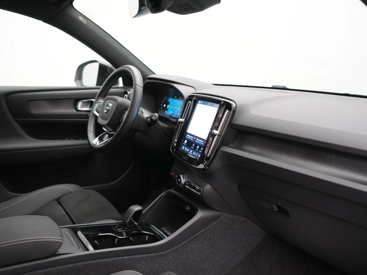 Ultimate 70 kWh 231pk Dealer O.H | Panodak | Adaptive Cruise | Harman / Kardon | 360 Camera | Alcantara Sportstoelen Memory & Verwarmd | Apple Carplay | Keyless | Stuurverwarming | BLIS | Go