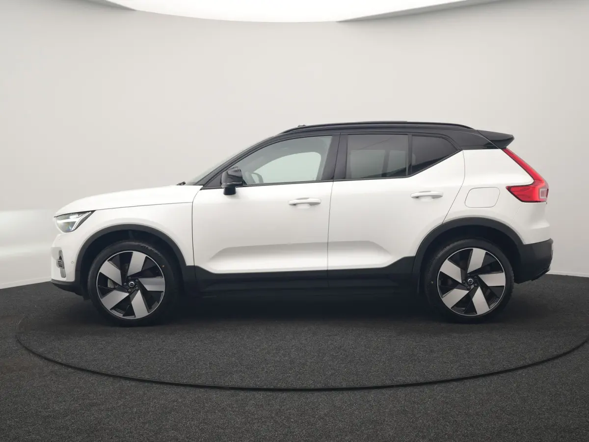 Ultimate 70 kWh 231pk Dealer O.H | Panodak | Adaptive Cruise | Harman / Kardon | 360 Camera | Alcantara Sportstoelen Memory & Verwarmd | Apple Carplay | Keyless | Stuurverwarming | BLIS | Go