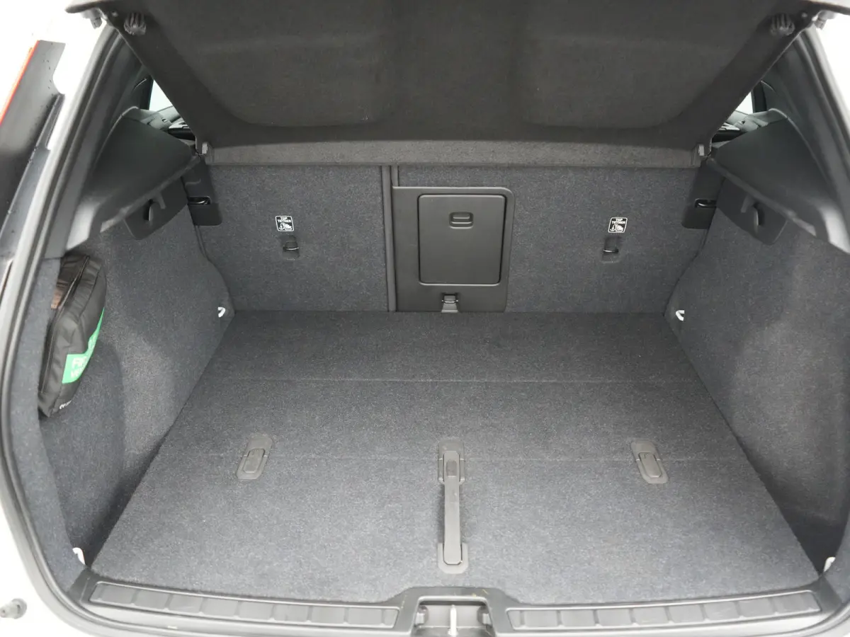 Ultimate 70 kWh 231pk Dealer O.H | Panodak | Adaptive Cruise | Harman / Kardon | 360 Camera | Alcantara Sportstoelen Memory & Verwarmd | Apple Carplay | Keyless | Stuurverwarming | BLIS | Go