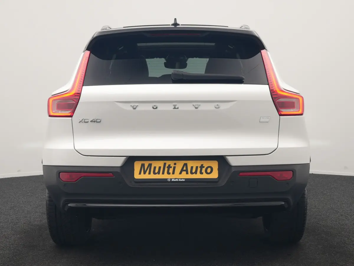 Ultimate 70 kWh 231pk Dealer O.H | Panodak | Adaptive Cruise | Harman / Kardon | 360 Camera | Alcantara Sportstoelen Memory & Verwarmd | Apple Carplay | Keyless | Stuurverwarming | BLIS | Go