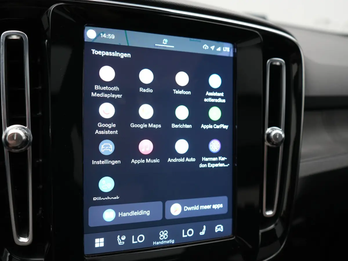 Ultimate 70 kWh 231pk Dealer O.H | Panodak | Adaptive Cruise | Harman / Kardon | 360 Camera | Alcantara Sportstoelen Memory & Verwarmd | Apple Carplay | Keyless | Stuurverwarming | BLIS | Go