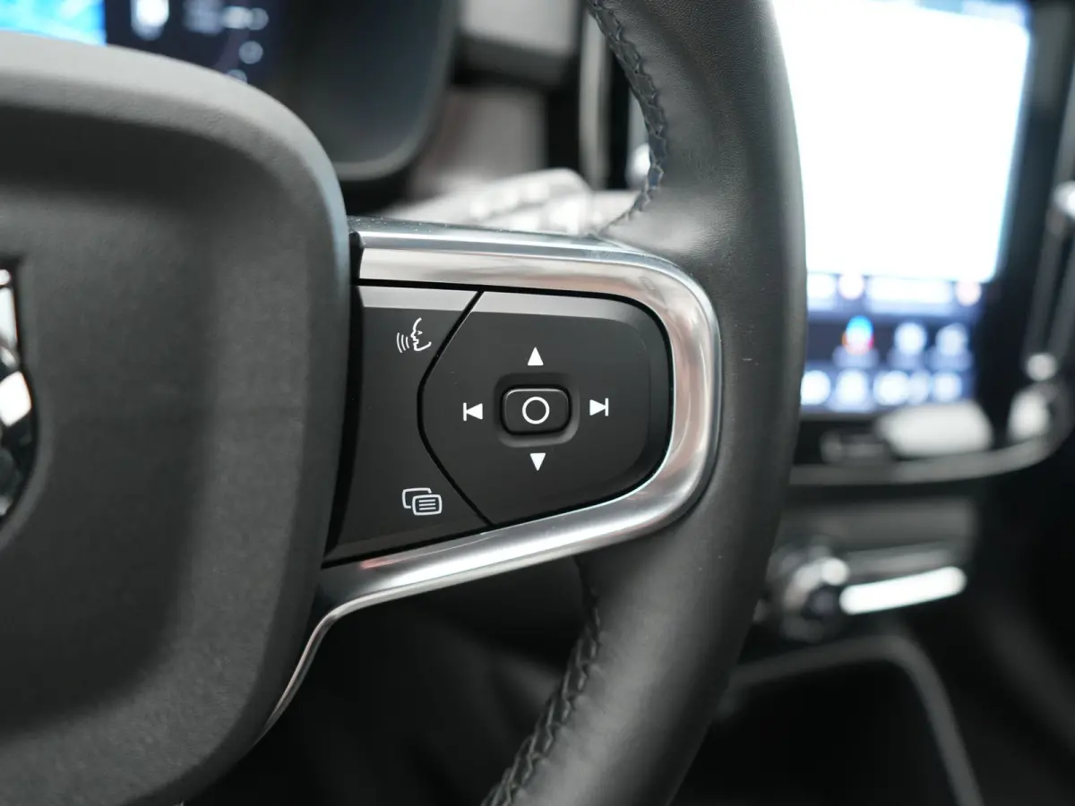 Ultimate 70 kWh 231pk Dealer O.H | Panodak | Adaptive Cruise | Harman / Kardon | 360 Camera | Alcantara Sportstoelen Memory & Verwarmd | Apple Carplay | Keyless | Stuurverwarming | BLIS | Go