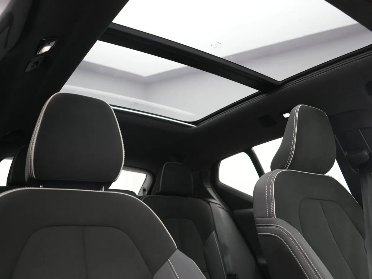 Ultimate 70 kWh 231pk Dealer O.H | Panodak | Adaptive Cruise | Harman / Kardon | 360 Camera | Alcantara Sportstoelen Memory & Verwarmd | Apple Carplay | Keyless | Stuurverwarming | BLIS | Go