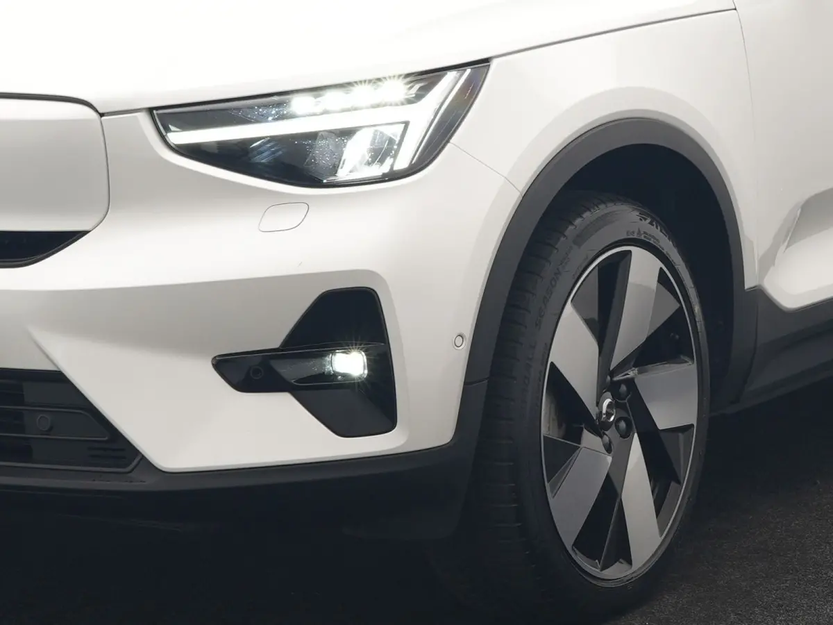 Ultimate 70 kWh 231pk Dealer O.H | Panodak | Adaptive Cruise | Harman / Kardon | 360 Camera | Alcantara Sportstoelen Memory & Verwarmd | Apple Carplay | Keyless | Stuurverwarming | BLIS | Go