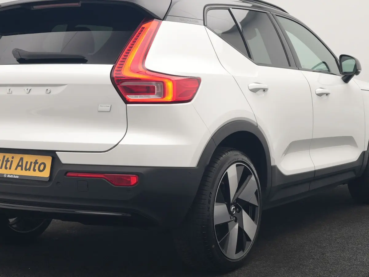 Ultimate 70 kWh 231pk Dealer O.H | Panodak | Adaptive Cruise | Harman / Kardon | 360 Camera | Alcantara Sportstoelen Memory & Verwarmd | Apple Carplay | Keyless | Stuurverwarming | BLIS | Go