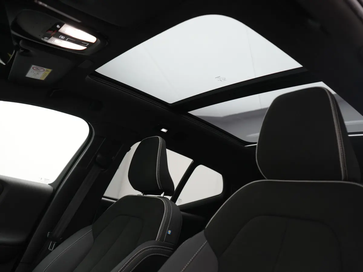 Ultimate 70 kWh 231pk Dealer O.H | Panodak | Adaptive Cruise | Harman / Kardon | 360 Camera | Alcantara Sportstoelen Memory & Verwarmd | Apple Carplay | Keyless | Stuurverwarming | BLIS | Go