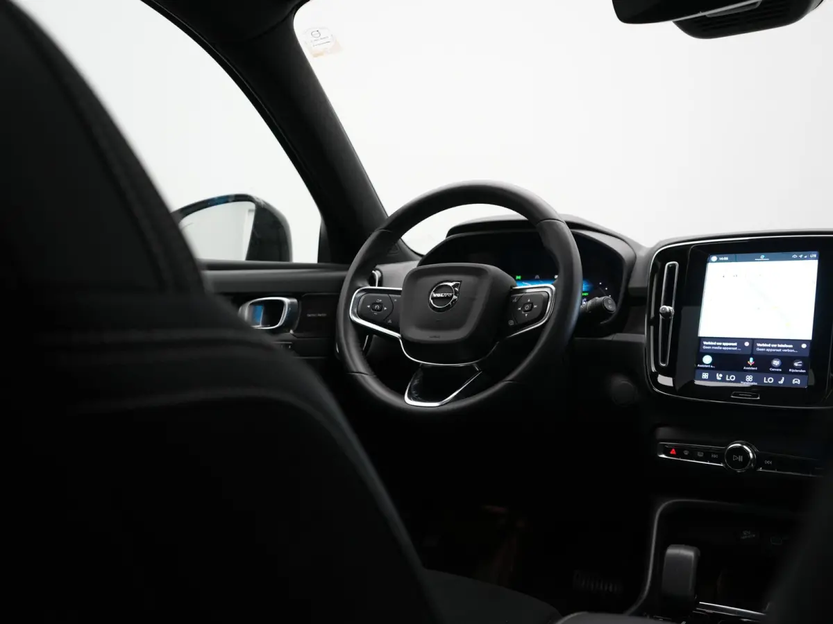 Ultimate 70 kWh 231pk Dealer O.H | Panodak | Adaptive Cruise | Harman / Kardon | 360 Camera | Alcantara Sportstoelen Memory & Verwarmd | Apple Carplay | Keyless | Stuurverwarming | BLIS | Go