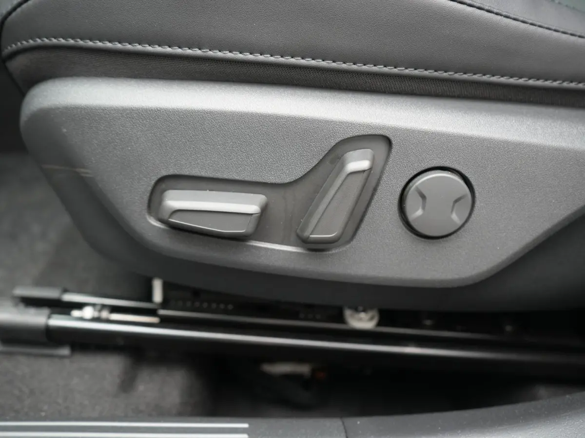 1.6 GDi ExecutiveLine PHEV 182pk Dealer O.H | Adaptive Cruise | Camera | Harman / Kardon | Lederen Sporstoelen Memory & Ventilatie | Keyless | Apple Carplay | Stoel & Stuurverwarming | BLIS 