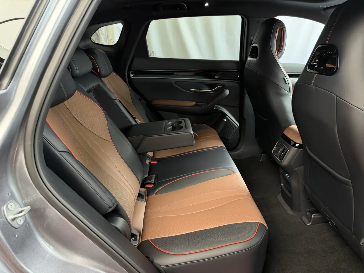 1.5 T DM-i AWD 324PK bruin/leer Pano Dak Head‑Up 360° Camera Stoel‑/Stuurverwarming Stoelventilatie Infinity Audio 6 JAAR GARANTIE phev