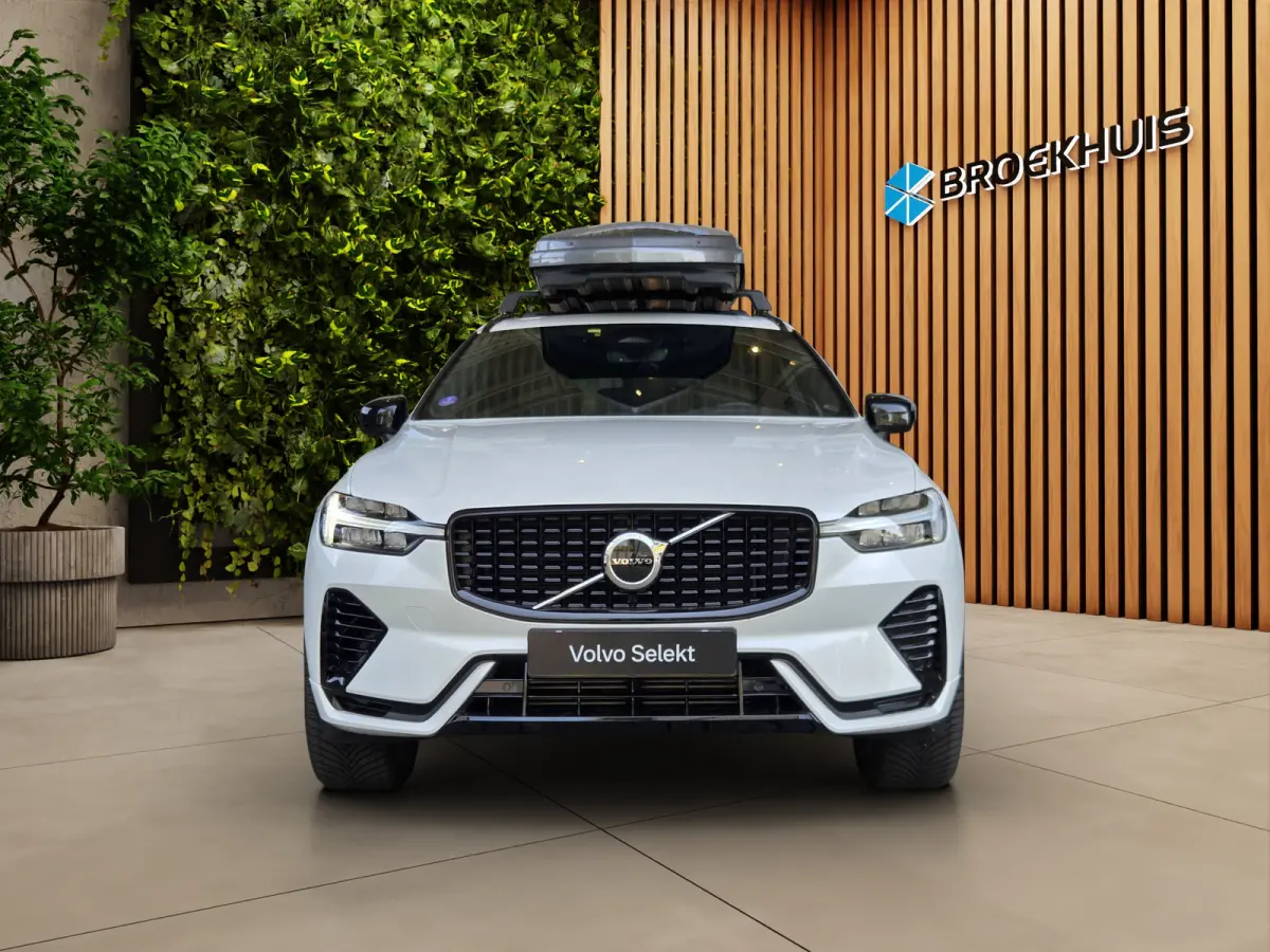 2.0 T6 Plug-in hybrid AWD Plus Dark | Trekhaak | Camera | Panoramadak | Memory | Pilot Assist