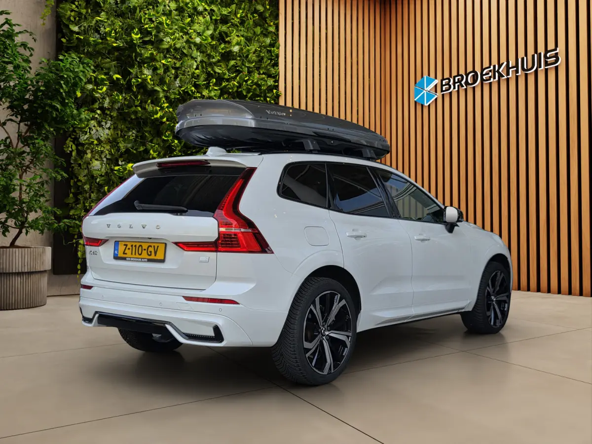 2.0 T6 Plug-in hybrid AWD Plus Dark | Trekhaak | Camera | Panoramadak | Memory | Pilot Assist