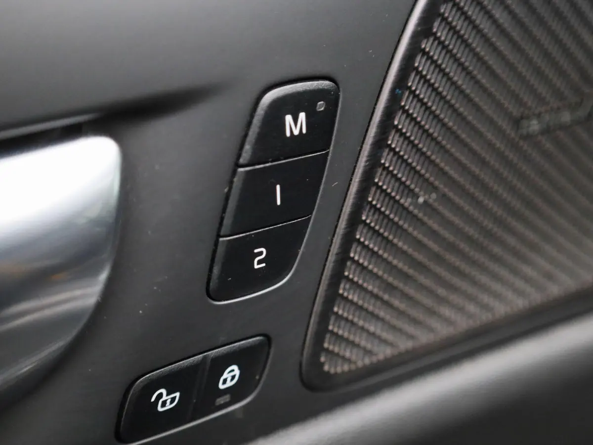 2.0 T8 AWD Polestar Engineered PHEV | PANORAMADAK | TREKHAAK | LEDER | NAVIGATIE