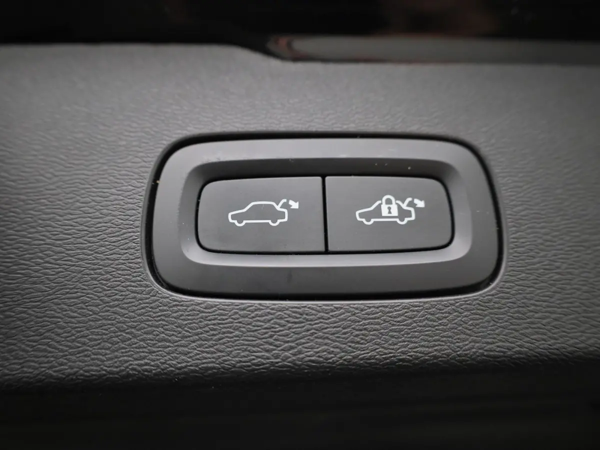 2.0 T8 AWD Polestar Engineered PHEV | PANORAMADAK | TREKHAAK | LEDER | NAVIGATIE