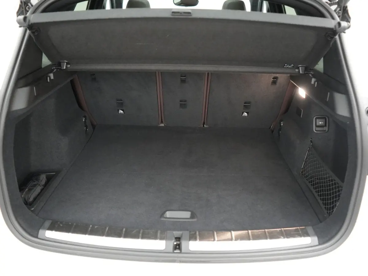 xDrive25e xLine PHEV 221pk Dealer O.H | Panodak | Adaptive Cruise | Camera | Head Up | Lederen Sportstoelen Memory & Verwarmd | Hifi Audio | Lane Assist | Sfeerverlichting | Navigatie | DAB 