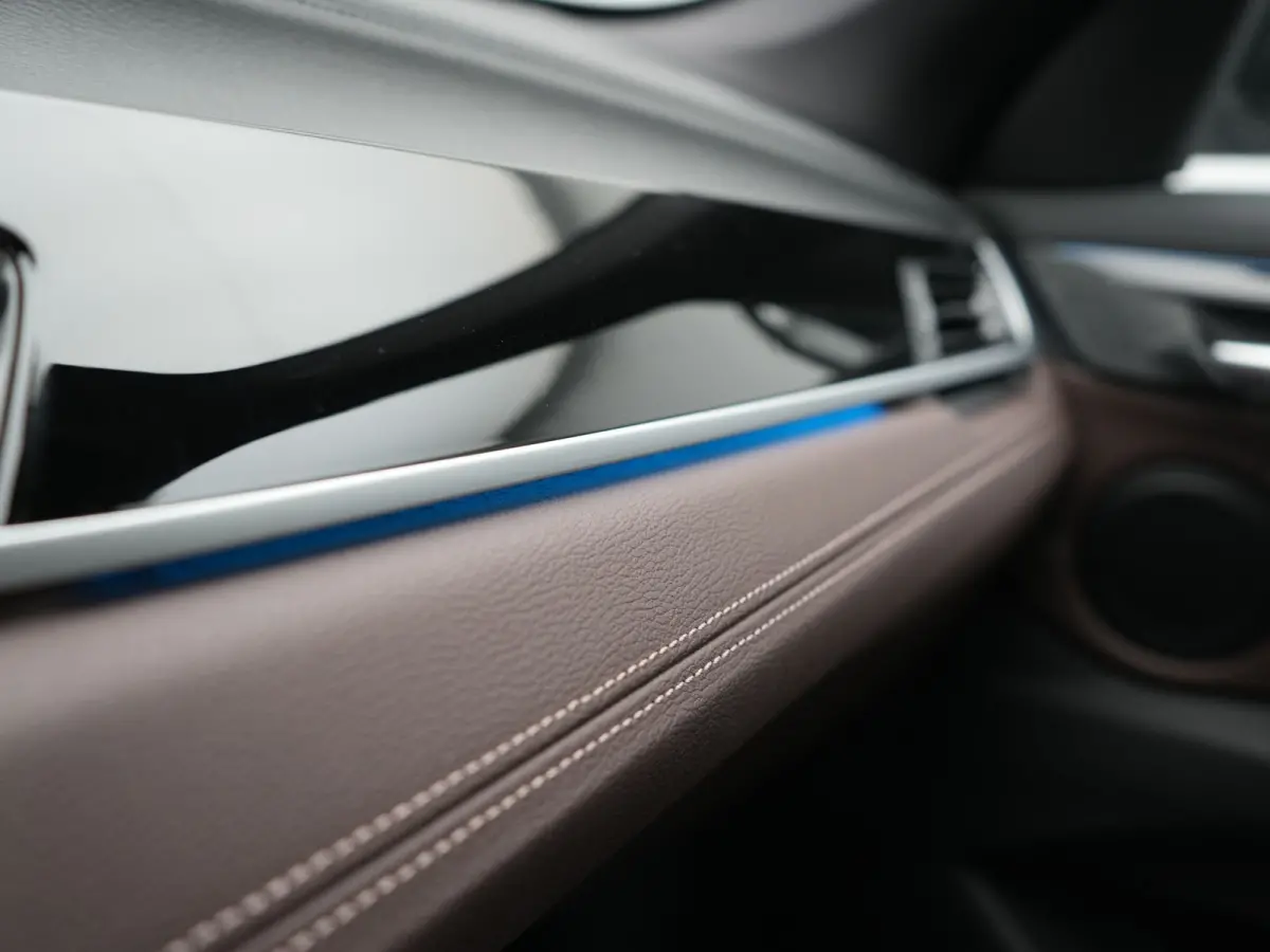 xDrive25e xLine PHEV 221pk Dealer O.H | Panodak | Adaptive Cruise | Camera | Head Up | Lederen Sportstoelen Memory & Verwarmd | Hifi Audio | Lane Assist | Sfeerverlichting | Navigatie | DAB 