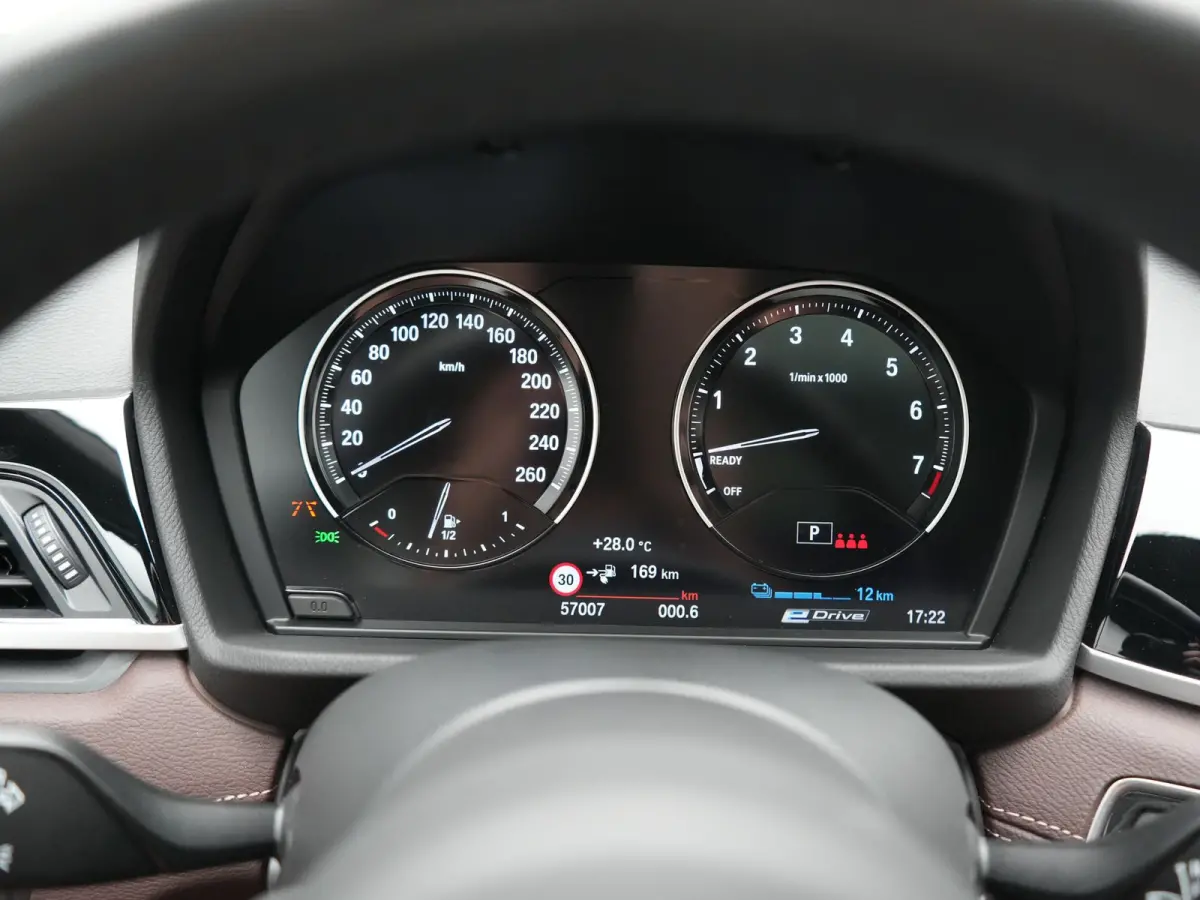 xDrive25e xLine PHEV 221pk Dealer O.H | Panodak | Adaptive Cruise | Camera | Head Up | Lederen Sportstoelen Memory & Verwarmd | Hifi Audio | Lane Assist | Sfeerverlichting | Navigatie | DAB 