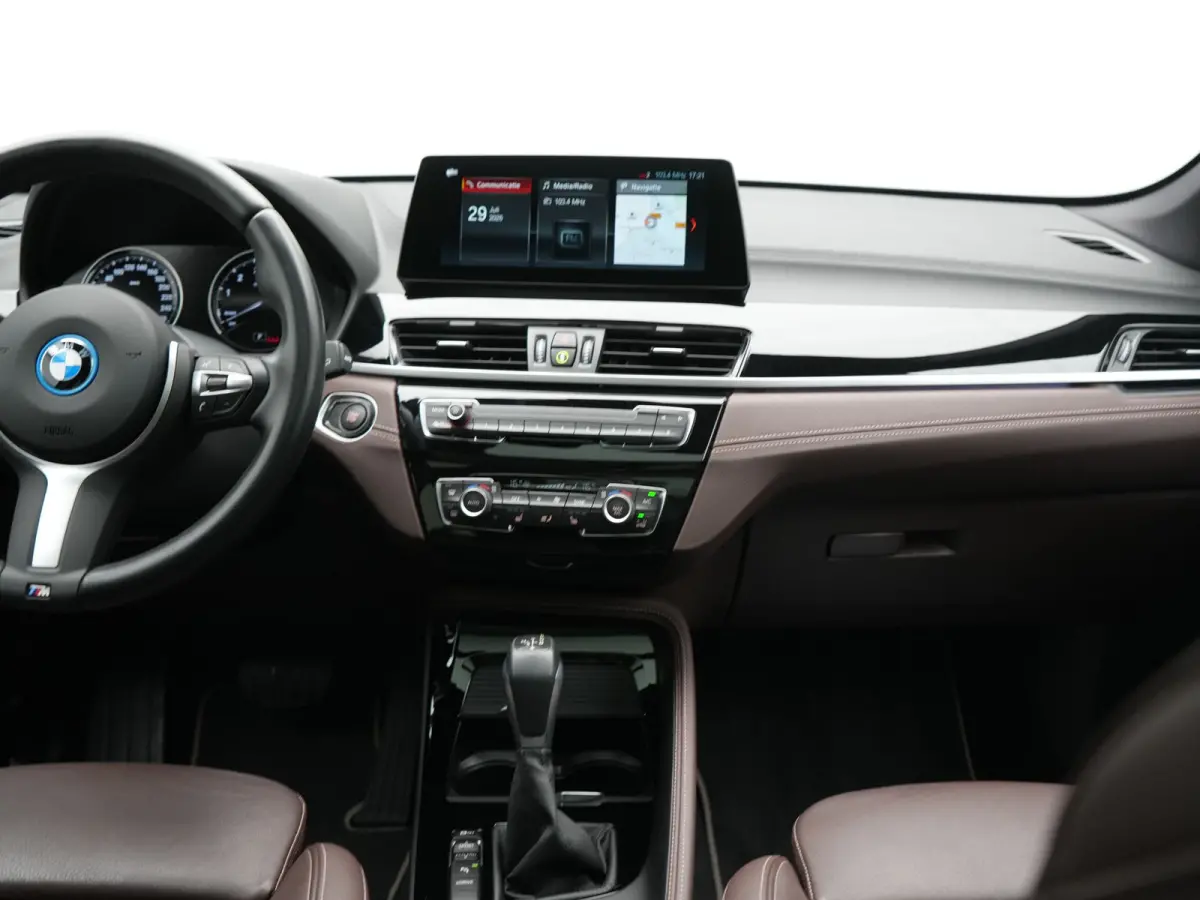 xDrive25e xLine PHEV 221pk Dealer O.H | Panodak | Adaptive Cruise | Camera | Head Up | Lederen Sportstoelen Memory & Verwarmd | Hifi Audio | Lane Assist | Sfeerverlichting | Navigatie | DAB 