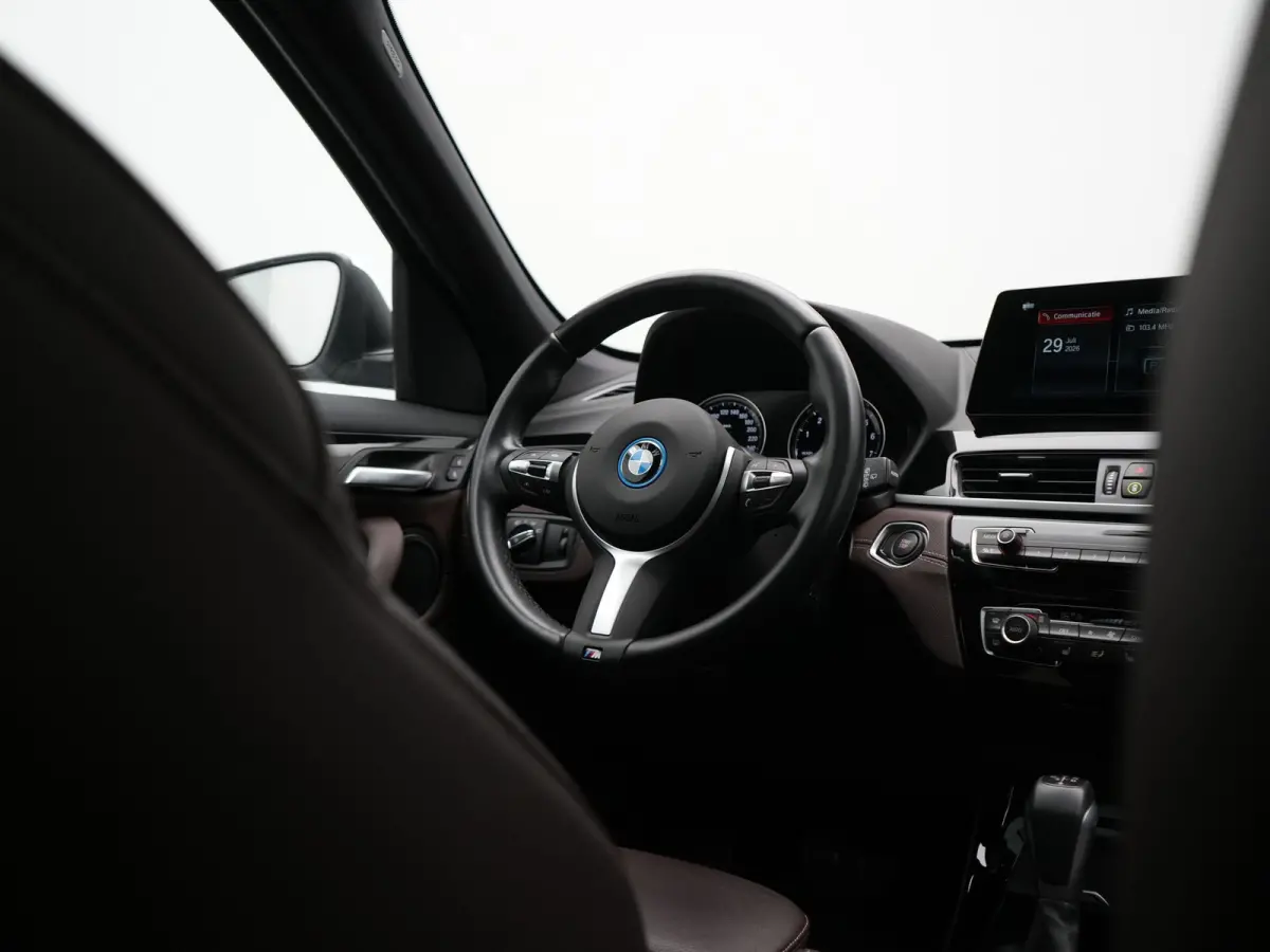 xDrive25e xLine PHEV 221pk Dealer O.H | Panodak | Adaptive Cruise | Camera | Head Up | Lederen Sportstoelen Memory & Verwarmd | Hifi Audio | Lane Assist | Sfeerverlichting | Navigatie | DAB 