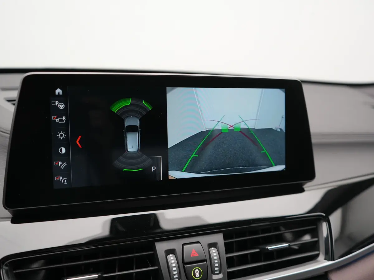 xDrive25e xLine PHEV 221pk Dealer O.H | Panodak | Adaptive Cruise | Camera | Head Up | Lederen Sportstoelen Memory & Verwarmd | Hifi Audio | Lane Assist | Sfeerverlichting | Navigatie | DAB 