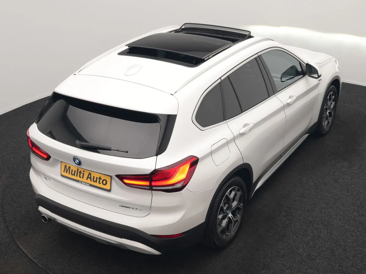 xDrive25e xLine PHEV 221pk Dealer O.H | Panodak | Adaptive Cruise | Camera | Head Up | Lederen Sportstoelen Memory & Verwarmd | Hifi Audio | Lane Assist | Sfeerverlichting | Navigatie | DAB 