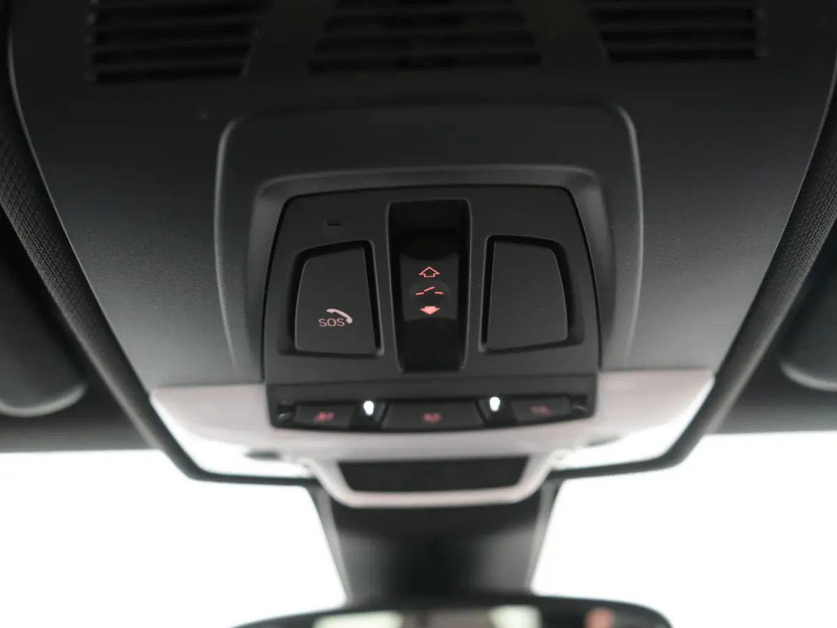xDrive25e xLine PHEV 221pk Dealer O.H | Panodak | Adaptive Cruise | Camera | Head Up | Lederen Sportstoelen Memory & Verwarmd | Hifi Audio | Lane Assist | Sfeerverlichting | Navigatie | DAB 