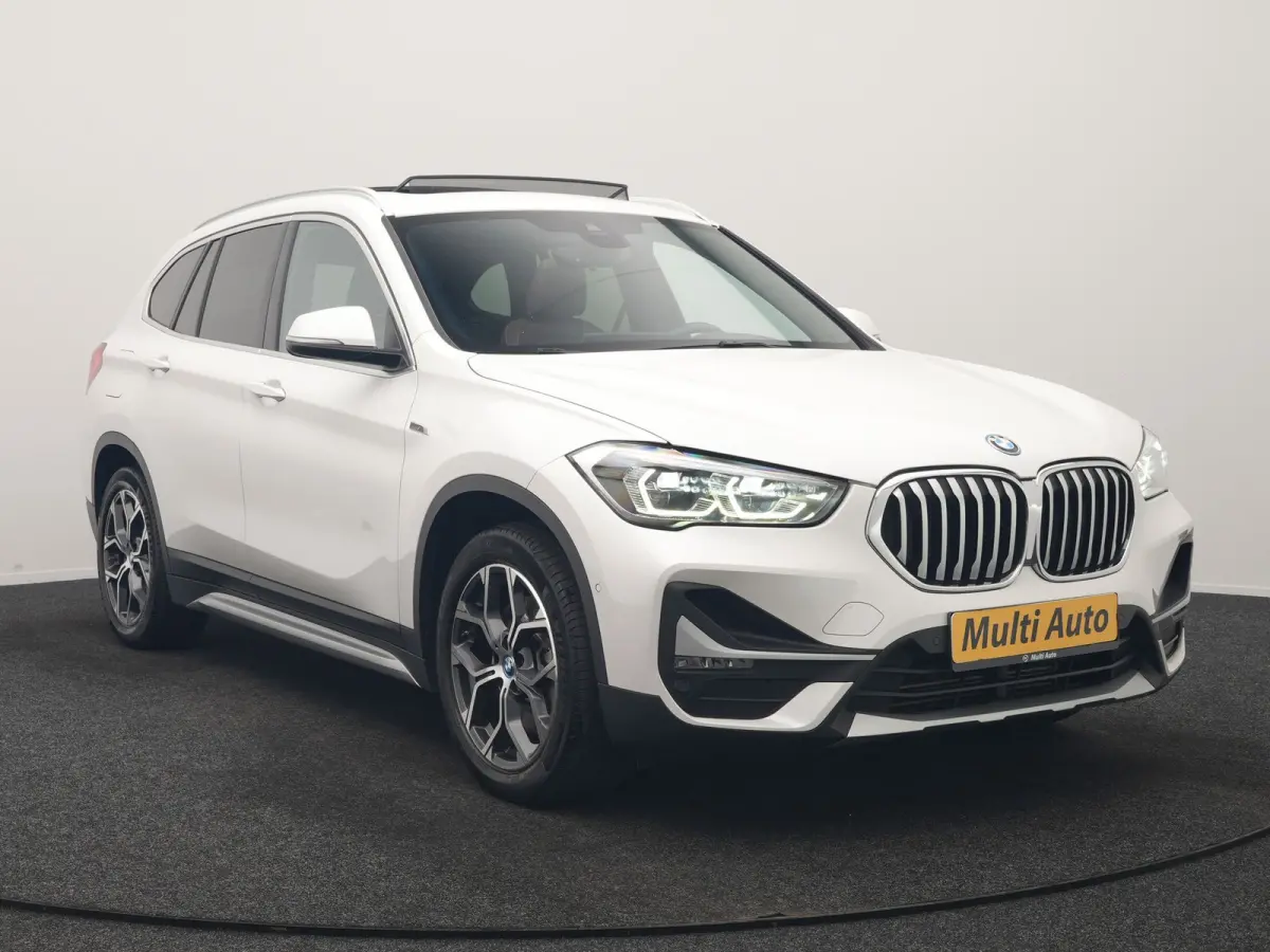 xDrive25e xLine PHEV 221pk Dealer O.H | Panodak | Adaptive Cruise | Camera | Head Up | Lederen Sportstoelen Memory & Verwarmd | Hifi Audio | Lane Assist | Sfeerverlichting | Navigatie | DAB 