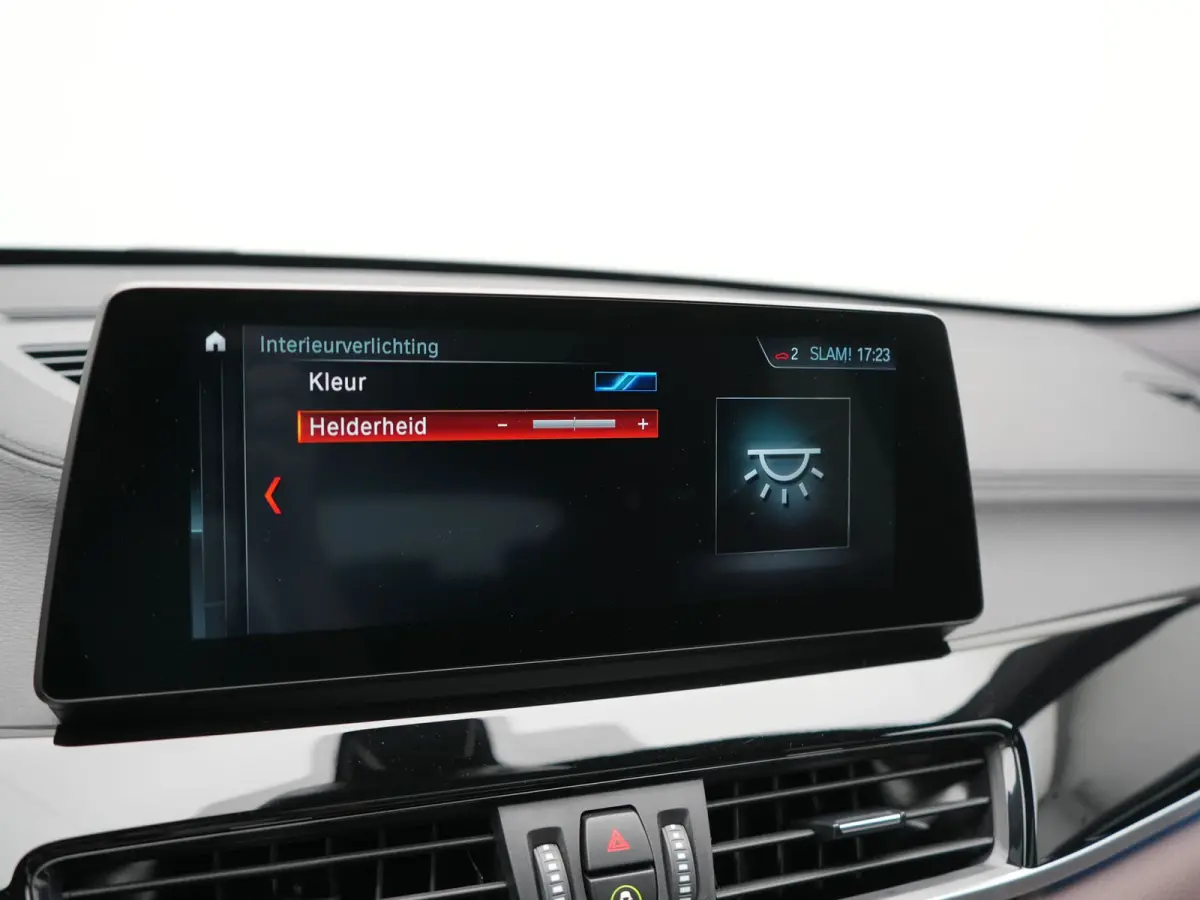xDrive25e xLine PHEV 221pk Dealer O.H | Panodak | Adaptive Cruise | Camera | Head Up | Lederen Sportstoelen Memory & Verwarmd | Hifi Audio | Lane Assist | Sfeerverlichting | Navigatie | DAB 
