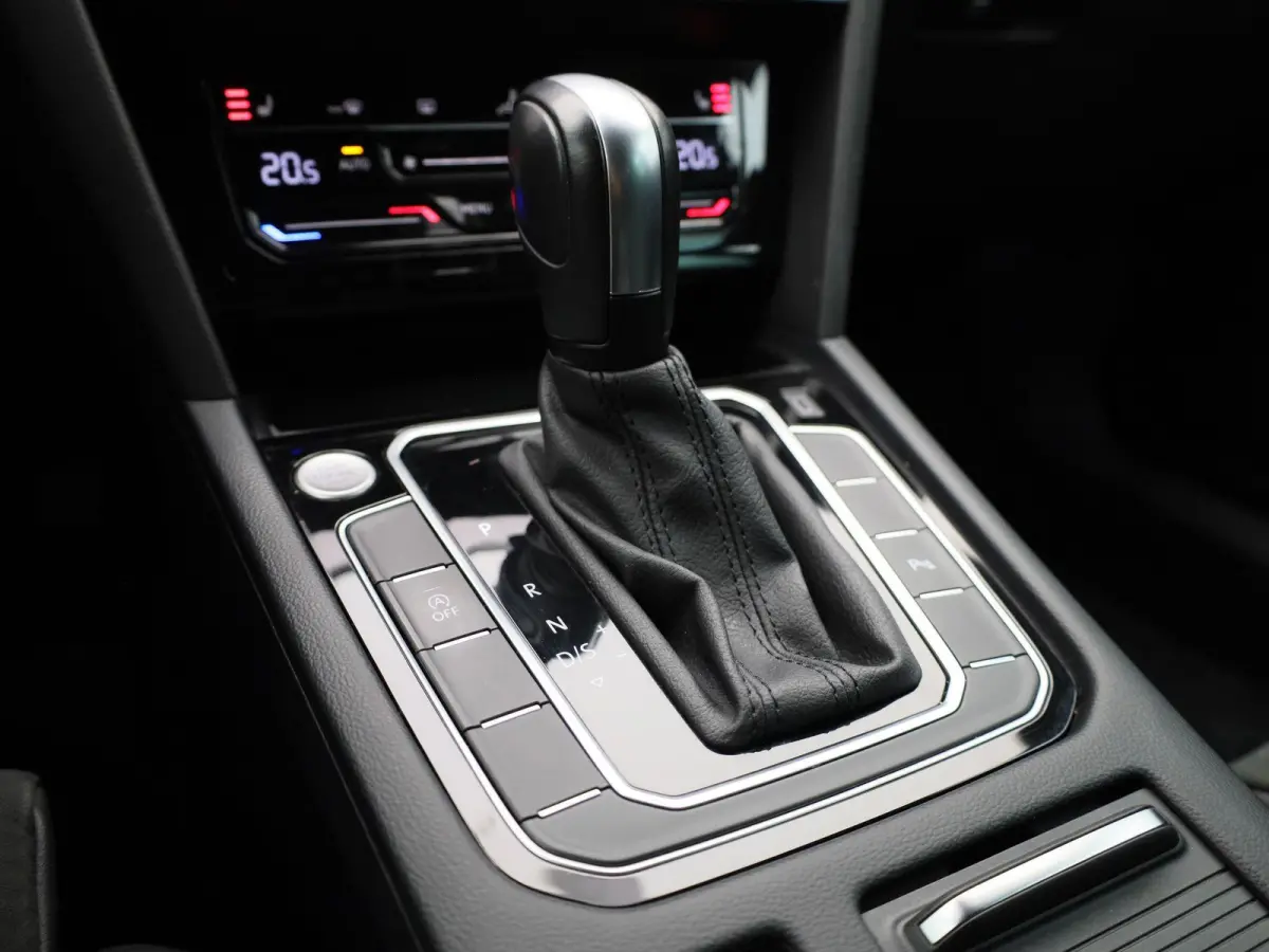 1.5 TSI R-Line Business + AUTOMAAT | NAVIGATIE | CAMERA | MASSAGE | STOELVERWARMING