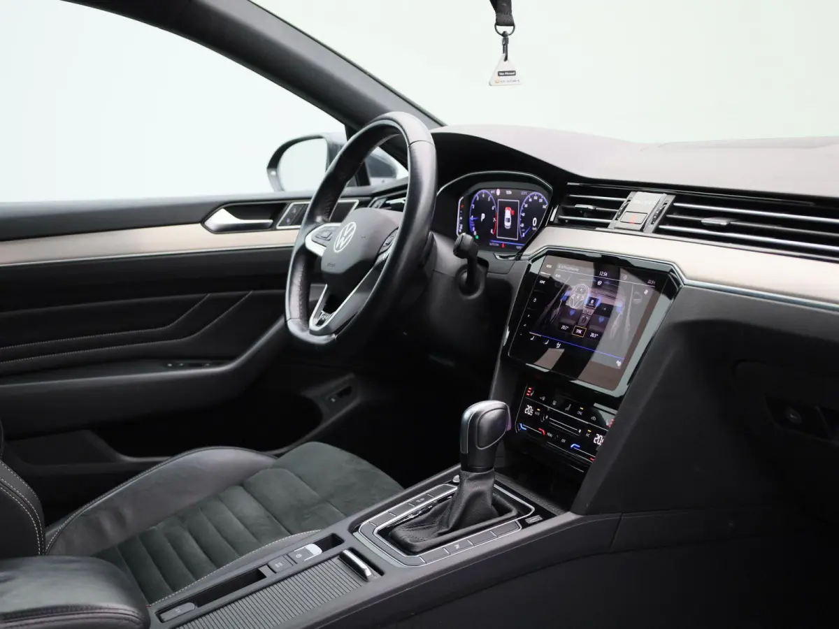 1.5 TSI R-Line Business + AUTOMAAT | NAVIGATIE | CAMERA | MASSAGE | STOELVERWARMING