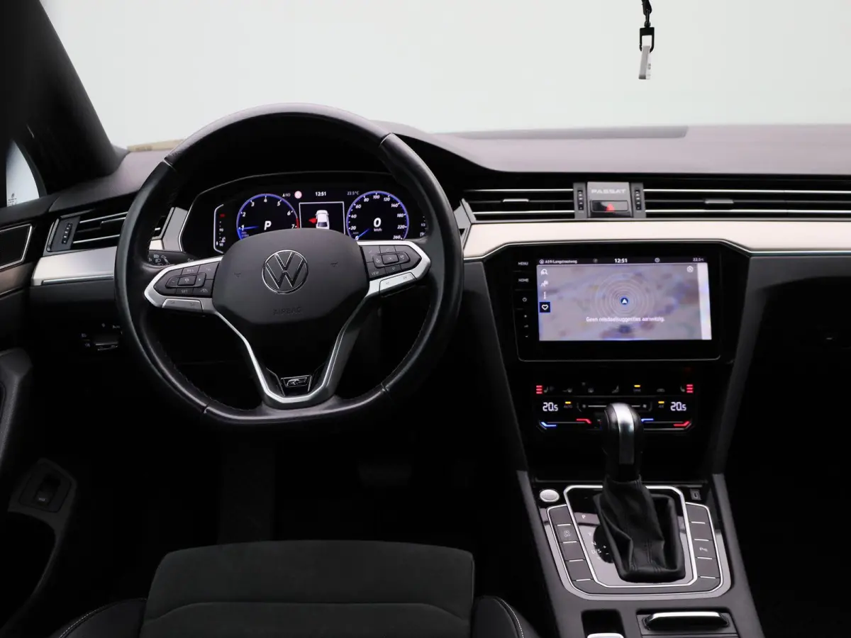 1.5 TSI R-Line Business + AUTOMAAT | NAVIGATIE | CAMERA | MASSAGE | STOELVERWARMING