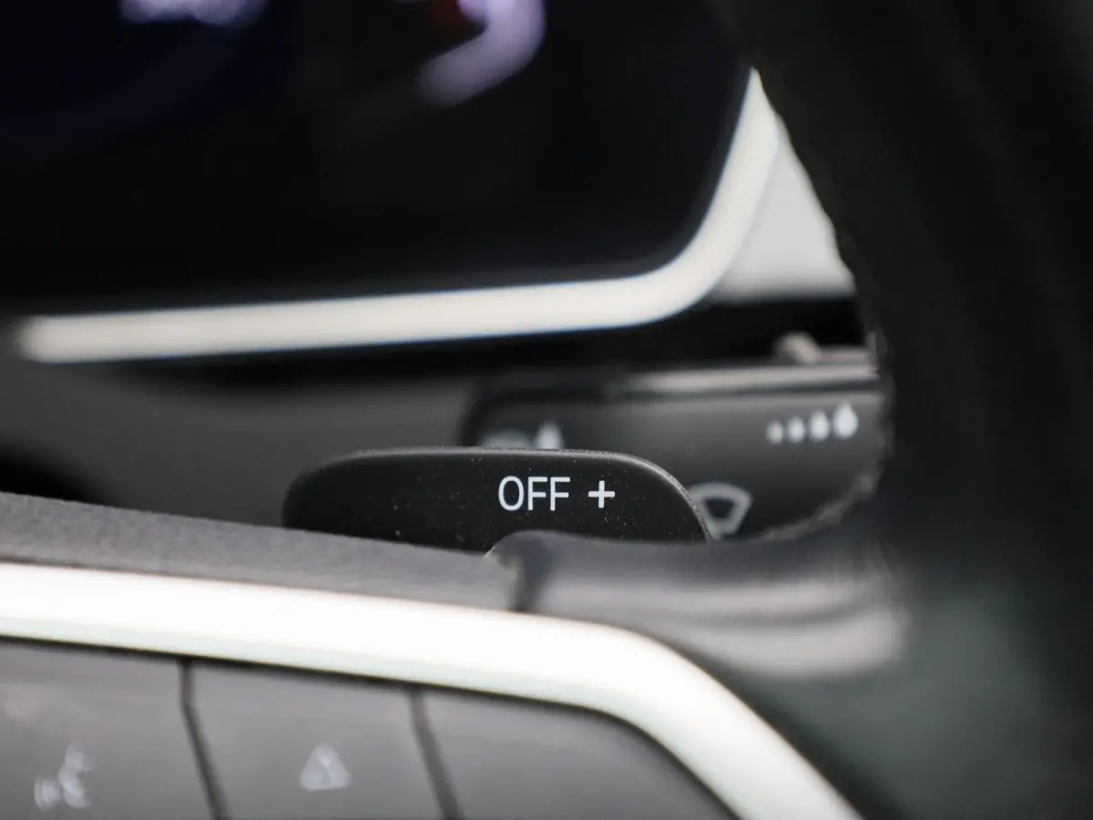 1.5 TSI R-Line Business + AUTOMAAT | NAVIGATIE | CAMERA | MASSAGE | STOELVERWARMING
