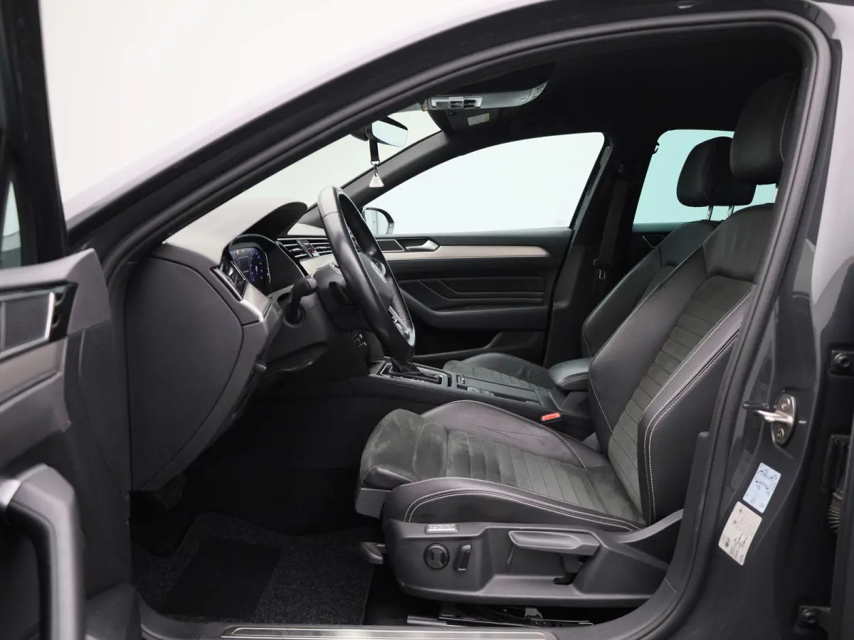 1.5 TSI R-Line Business + AUTOMAAT | NAVIGATIE | CAMERA | MASSAGE | STOELVERWARMING