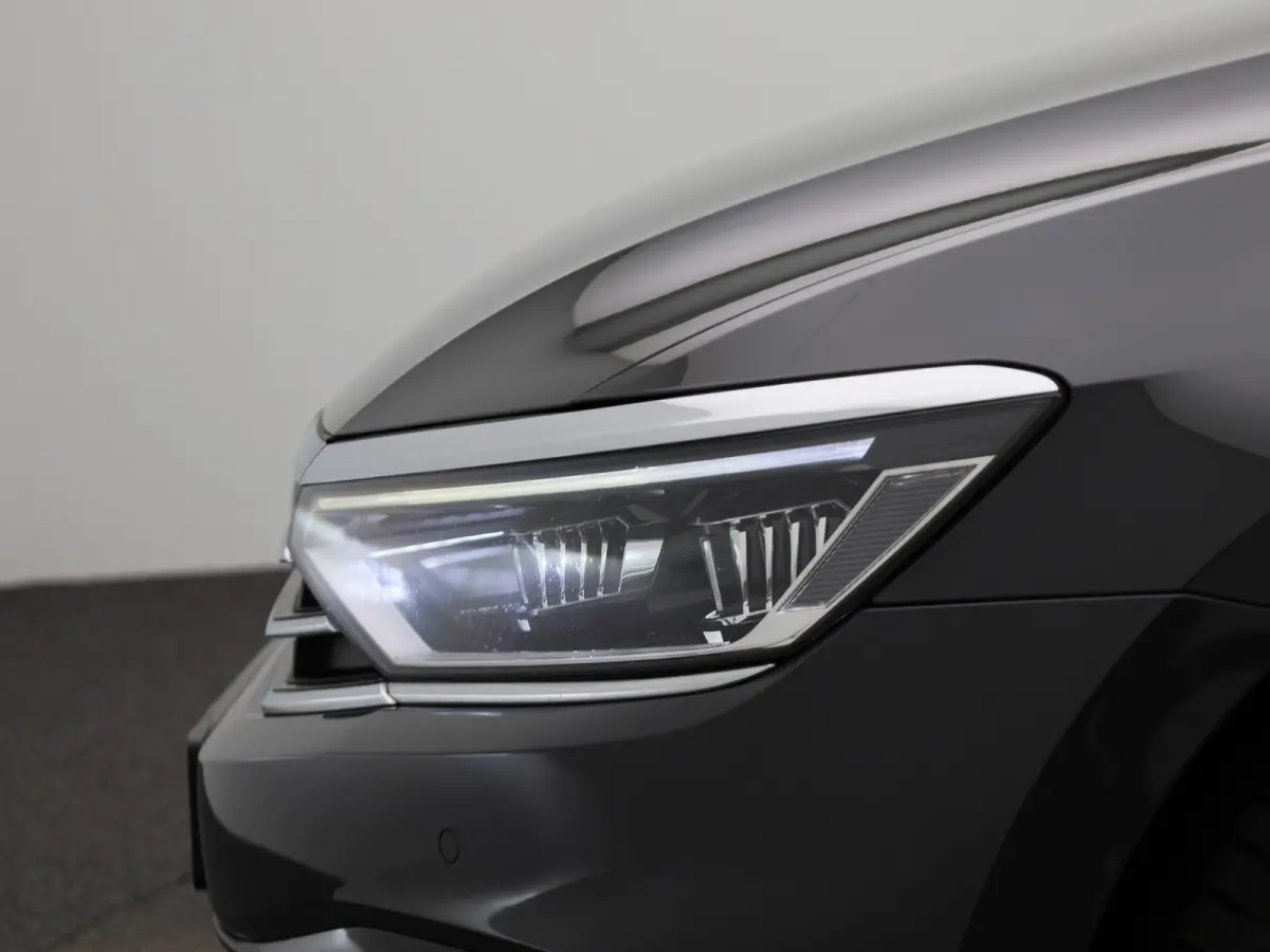 1.5 TSI R-Line Business + AUTOMAAT | NAVIGATIE | CAMERA | MASSAGE | STOELVERWARMING