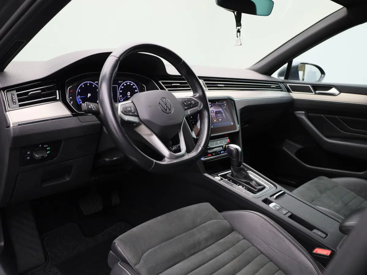 1.5 TSI R-Line Business + AUTOMAAT | NAVIGATIE | CAMERA | MASSAGE | STOELVERWARMING