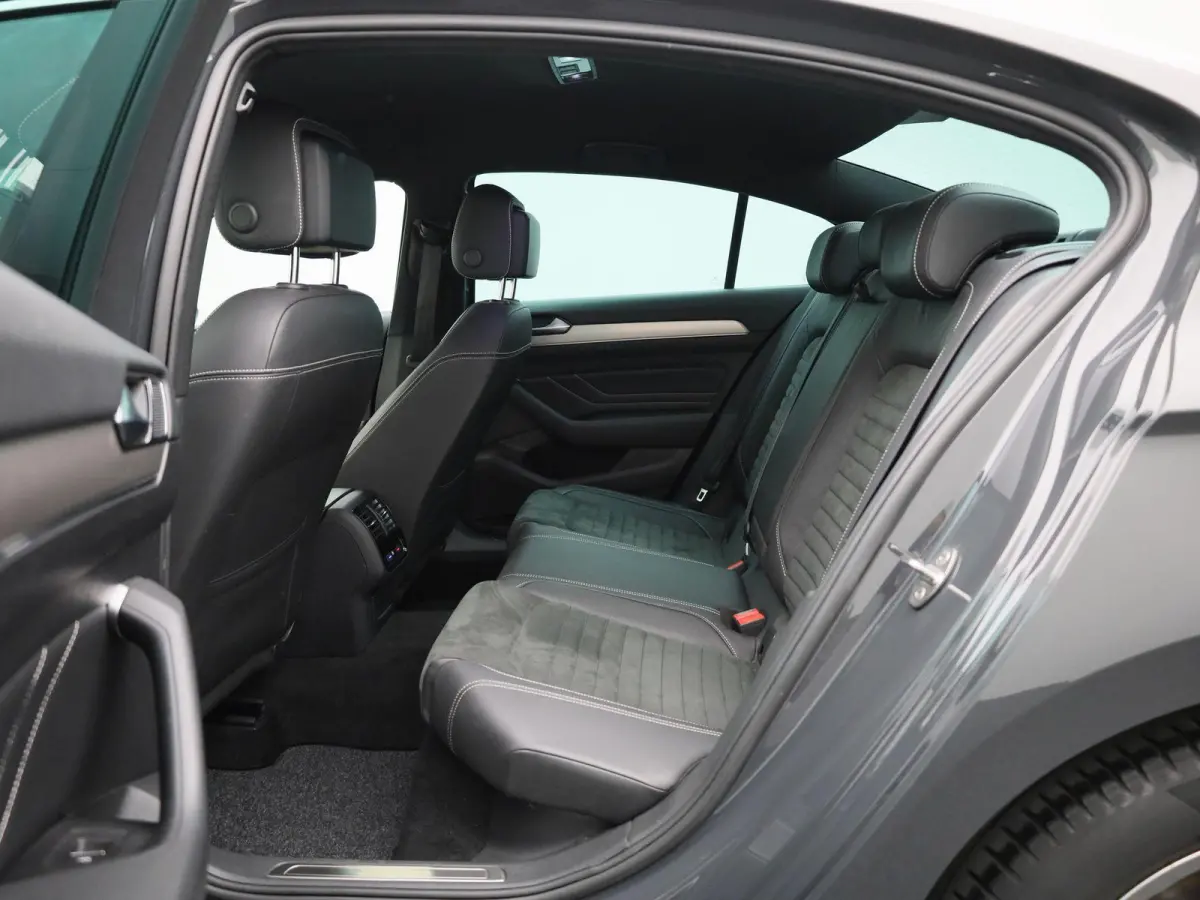 1.5 TSI R-Line Business + AUTOMAAT | NAVIGATIE | CAMERA | MASSAGE | STOELVERWARMING