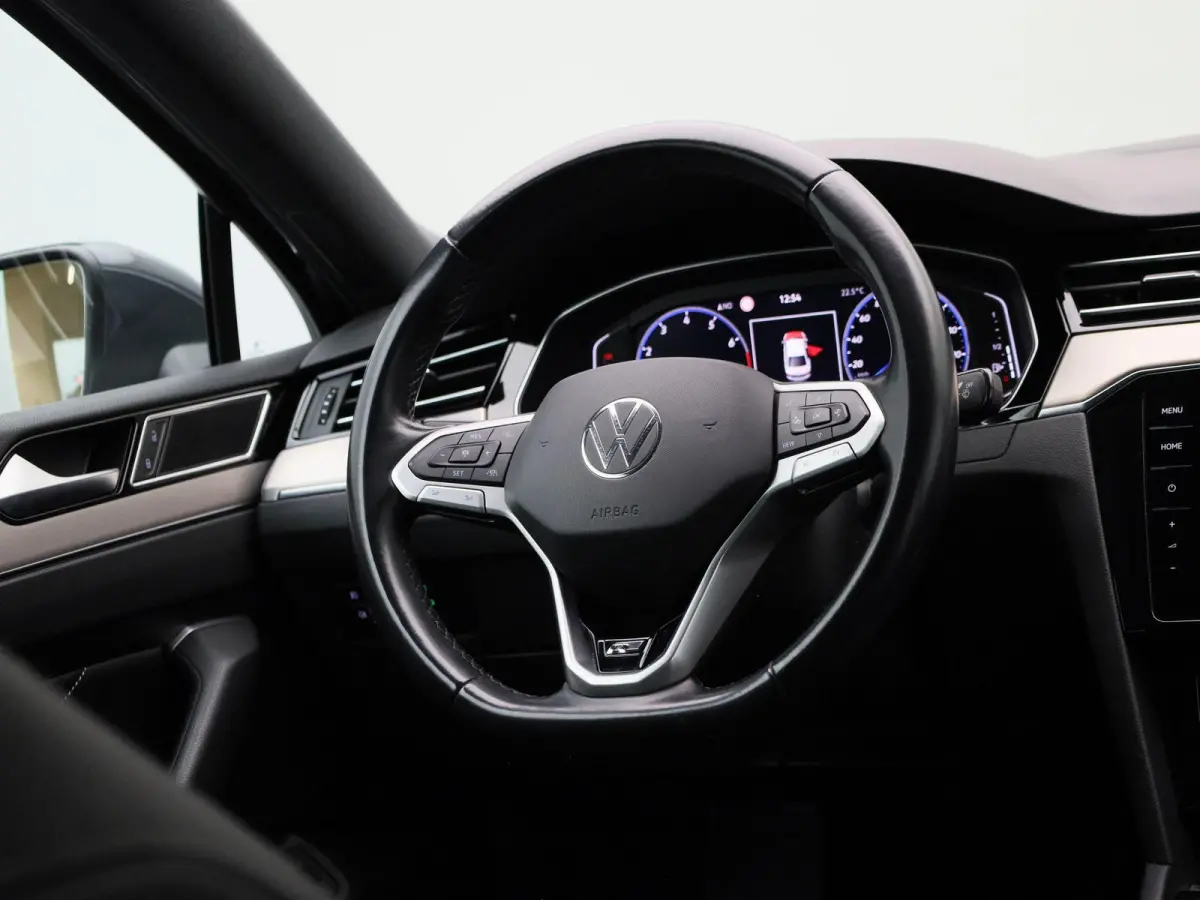 1.5 TSI R-Line Business + AUTOMAAT | NAVIGATIE | CAMERA | MASSAGE | STOELVERWARMING