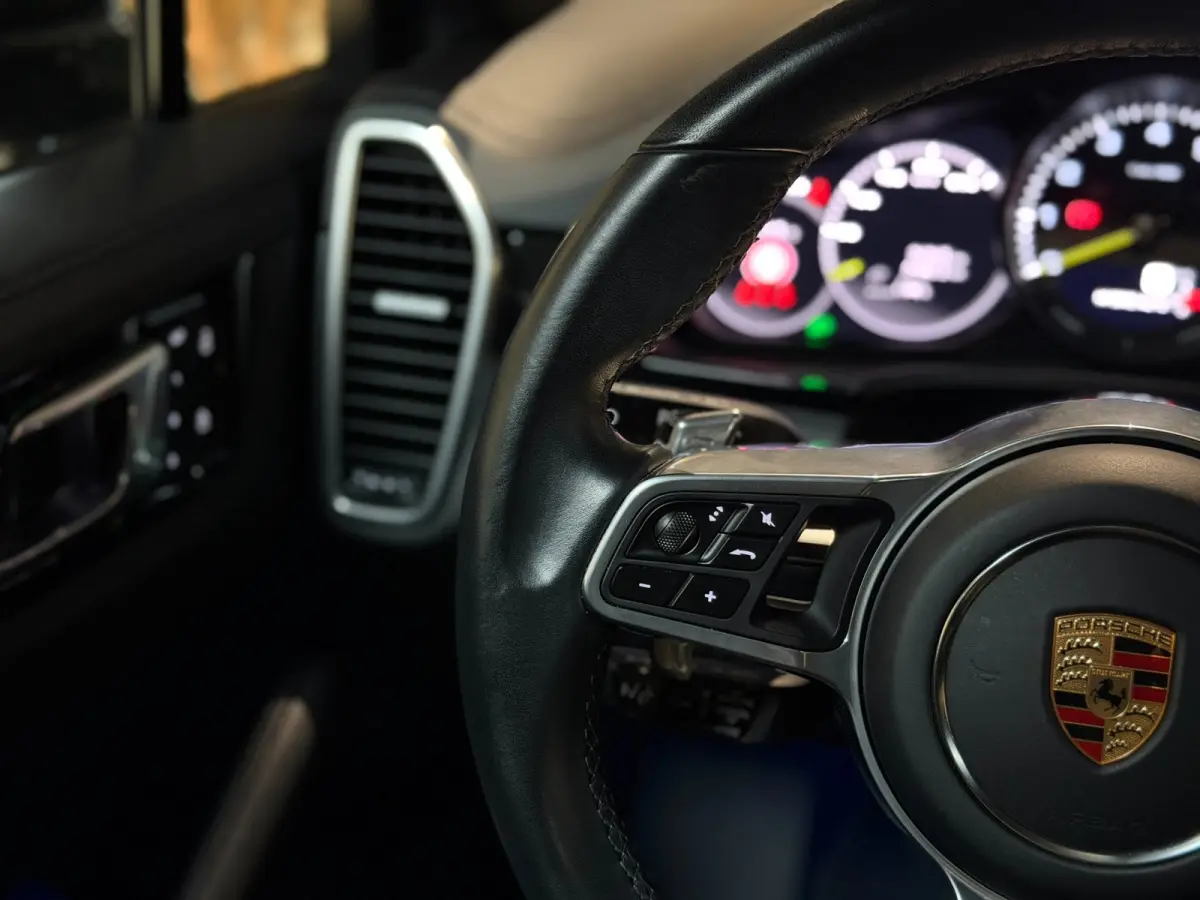 3.0 E-Hybrid|Pano|360|HUD|BOSE|Memory|