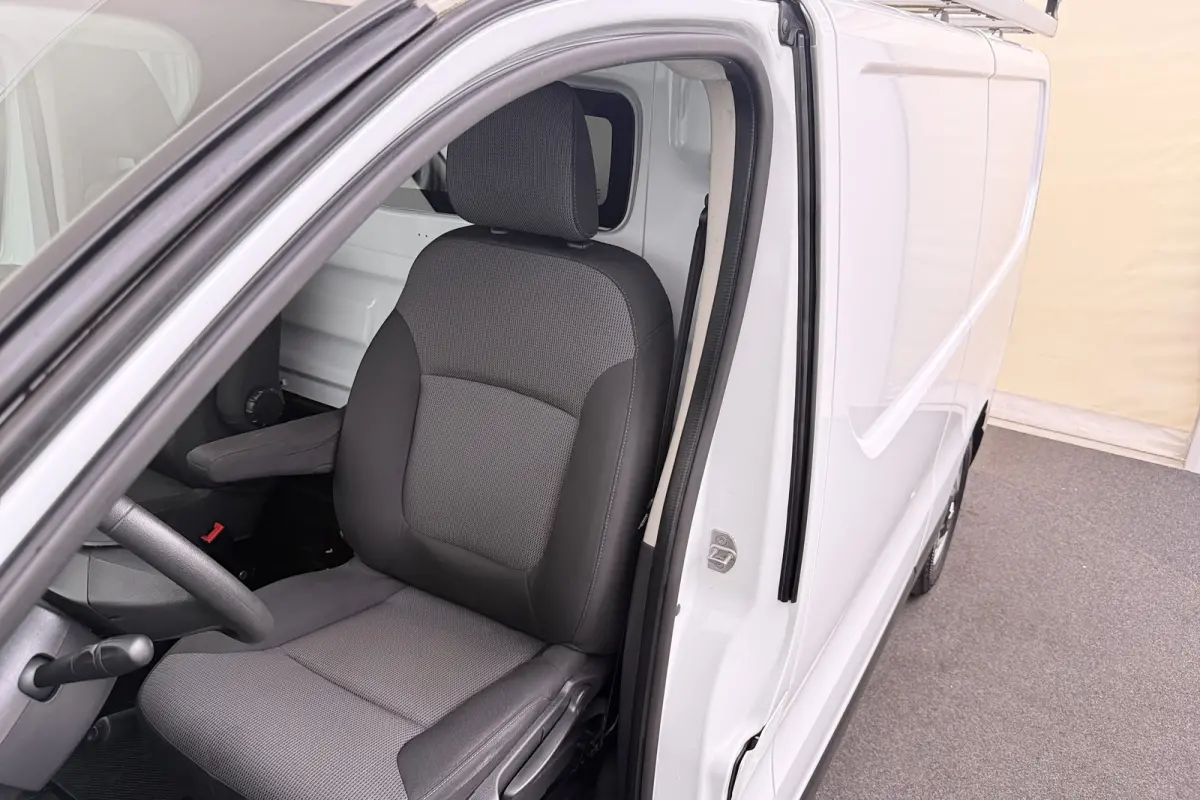 2.0 dCi 120 T29 L2H1 Comfort Trekhaak Imperiaal betonplex vloer