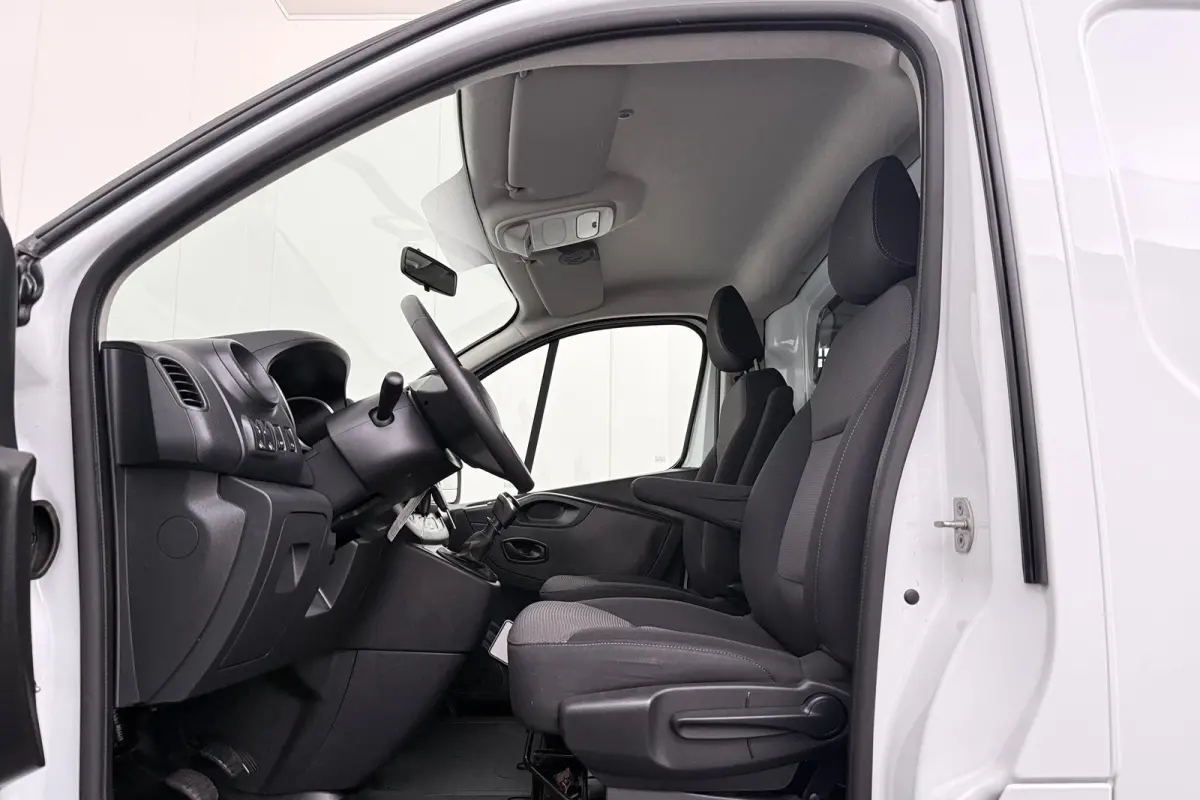 2.0 dCi 120 T29 L2H1 Comfort Trekhaak Imperiaal betonplex vloer
