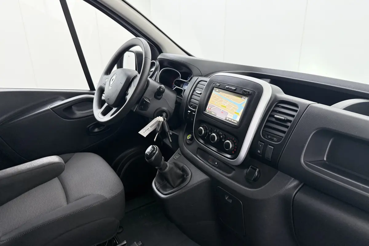 2.0 dCi 120 T29 L2H1 Comfort Trekhaak Imperiaal betonplex vloer