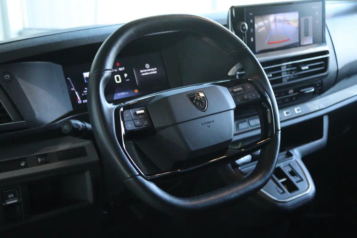 2.0 BlueHDi 145 S&S L2 | Cruise Control | Betimmering | Camera | Carplay | Climate | Keyless | Dodehoekbewaking | Stuurverwarming | LMV