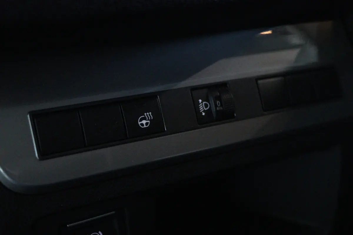 2.0 BlueHDi 145 S&S L2 | Cruise Control | Betimmering | Camera | Carplay | Climate | Keyless | Dodehoekbewaking | Stuurverwarming | LMV